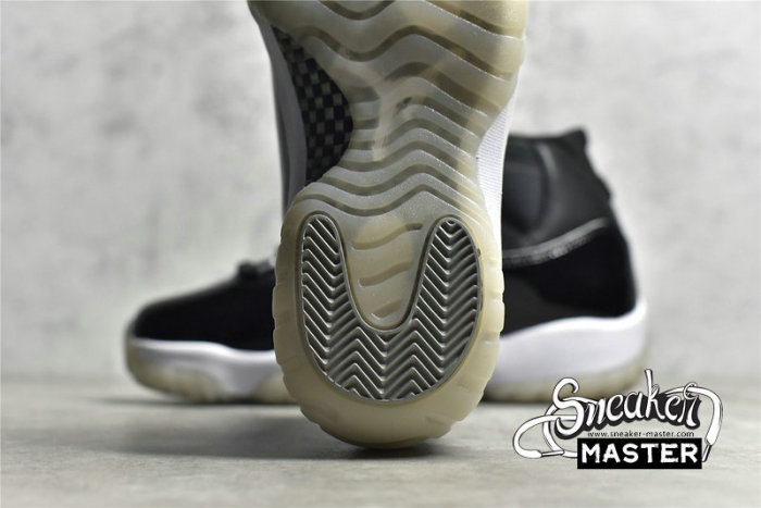 NIKE AIR JORDAN 11 RETRO JUBILEE/25TH ANNIVERSARY BLACK/CLEAR/WHITE/METALLIC SILVER CT8012-011