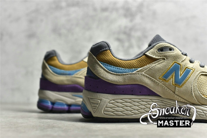 NEW BALANCE J.CREW X 2002R INCENSE RUNNING SHOES BEIGE/PURPLE/BLUE M2002RWA