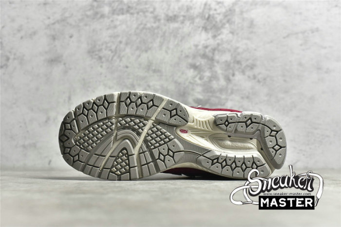 NEW BALANCE 2002R SUEDE PACK GARNET/DEEP EARTH RED M2002RHA