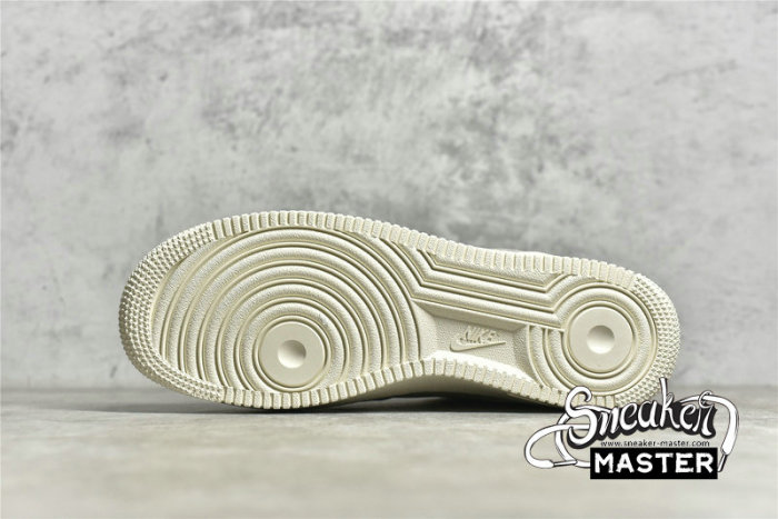NIKE AIR FORCE 1 LOW 07 PEACE WHITE/SAIL/BLEACHED CORAL/SOLAR FLARE DQ7656-100