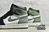NIKE AIR JORDAN 1 RETRO HIGH OG SUMMIT WHITE/CLAY GREEN-BLACK 555088-135