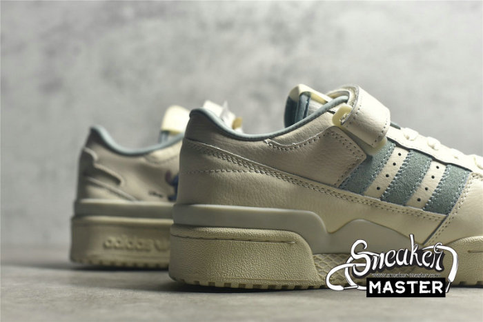 ADIDAS FORUM LOW STITCH X DISNEY CLOUD WHITE/SKY BLUE/CLOUD WHITE HQ6374