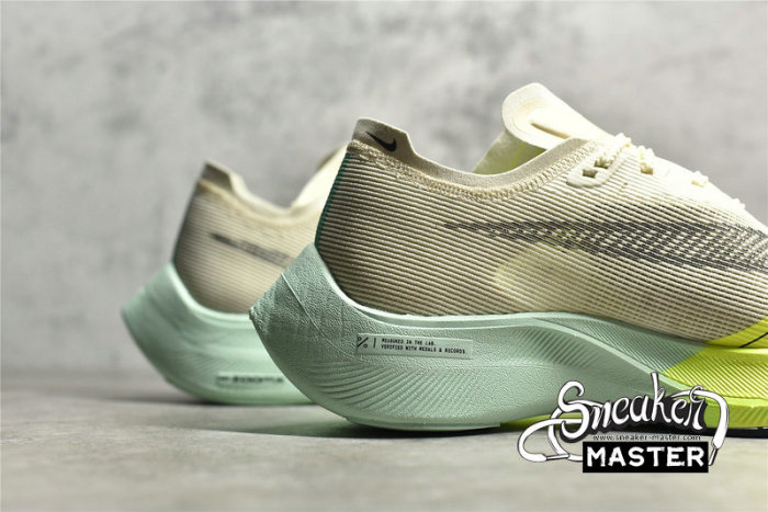 NIKE ZOOMX VAPORFLY NEXT% 2 COCONUT MILK/GREEN/BLUE DV9428-100