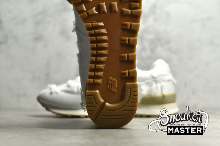 NEW BALANCE 574 RUNNING SHOES X MIUMIU WHITE/WHITE/WHITE