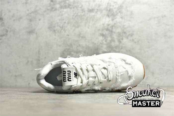 NEW BALANCE 574 RUNNING SHOES X MIUMIU WHITE/WHITE/WHITE