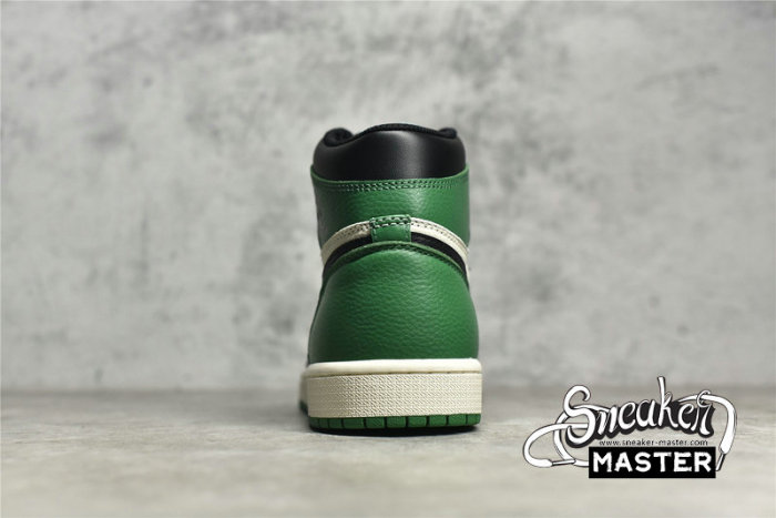 NIKE AIR JORDAN 1 RETRO HIGH OG PINE GREEN/SAIL-BLACK 555088-302