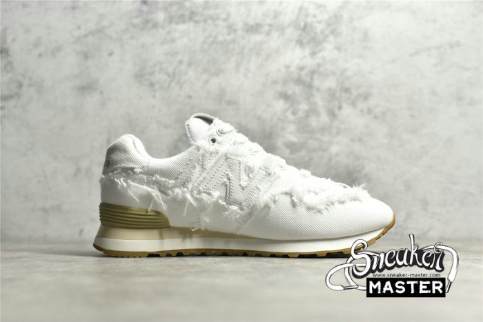 NEW BALANCE 574 RUNNING SHOES X MIUMIU WHITE/WHITE/WHITE