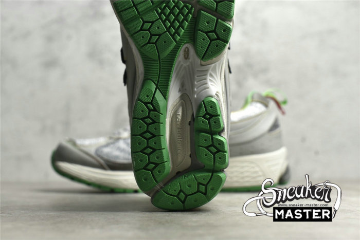 NEW BALANCE GANNI X 2002R RUNNING SHOES RAIN CLOUD/ISLAND GREEN M2002RGD