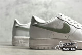 NIKE AIR FORCE 1 LOW GLITTER SWOOSH SUMMIT WHITE/GREY FOG/DUSTY SAGE DH4407-101