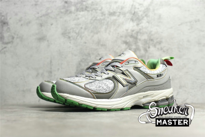 NEW BALANCE GANNI X 2002R RUNNING SHOES RAIN CLOUD/ISLAND GREEN M2002RGD