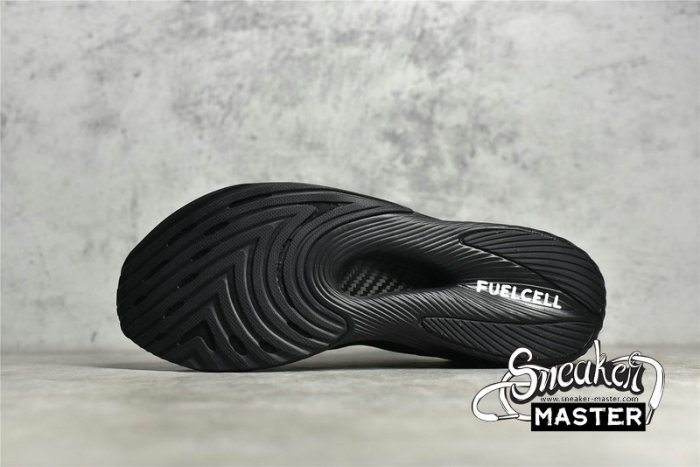NEW BALANCE DISTRICT VISION X FUELCELL RC ELITE V2 BLACK/BLACK/TEAM RED MRCELDV2