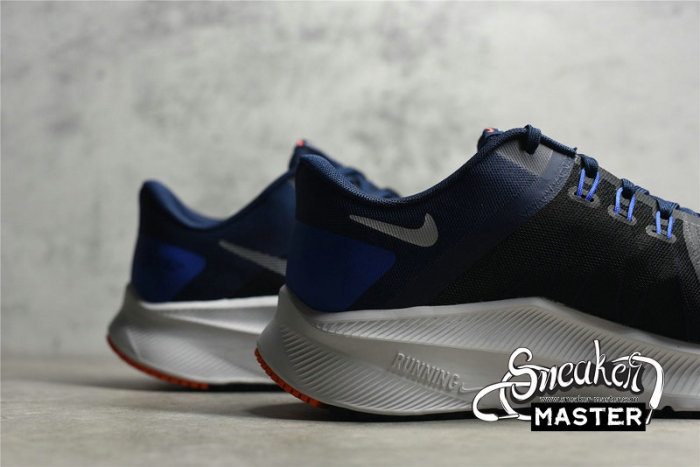 NIKE QUEST 4 BLACK/MIDNIGHT NAVY/HYPER ROYAL/LIGHT SMOKE GREY DA1105-004