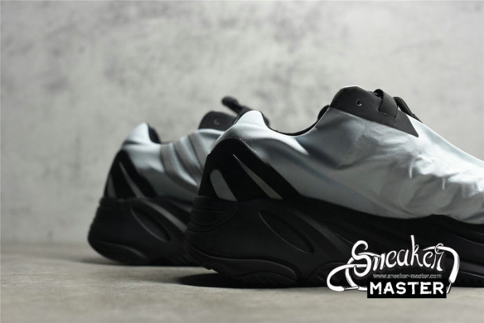 ADIDAS YEEZY BOOST 700 BLUE TINT/BLUE TINT/BLUE TINT GZ0711