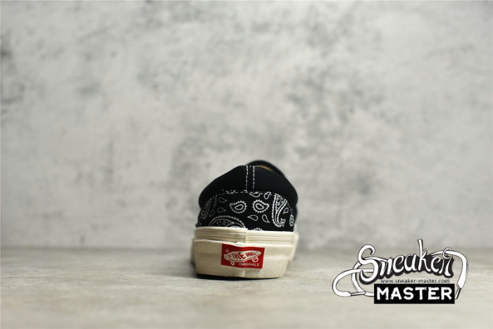 VANS SLIP-ON BLACK/BLACK/BEIGE VN000EYEBPJ