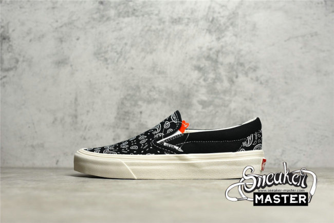 VANS SLIP-ON BLACK/BLACK/BEIGE VN000EYEBPJ