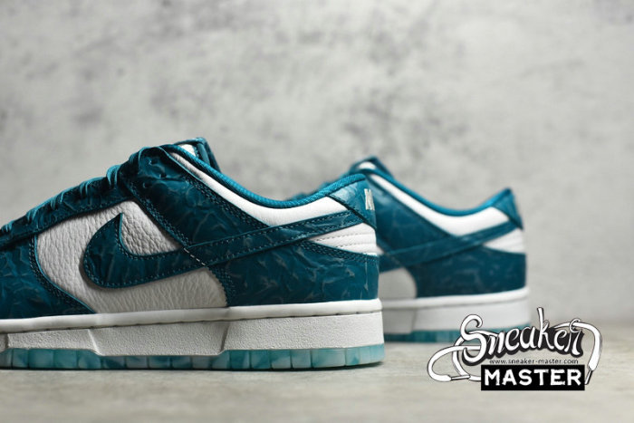 NIKE SB DUNK LOW OCEAN SUMMIT WHITE/BRIGHT SPRUCE DV3029-100