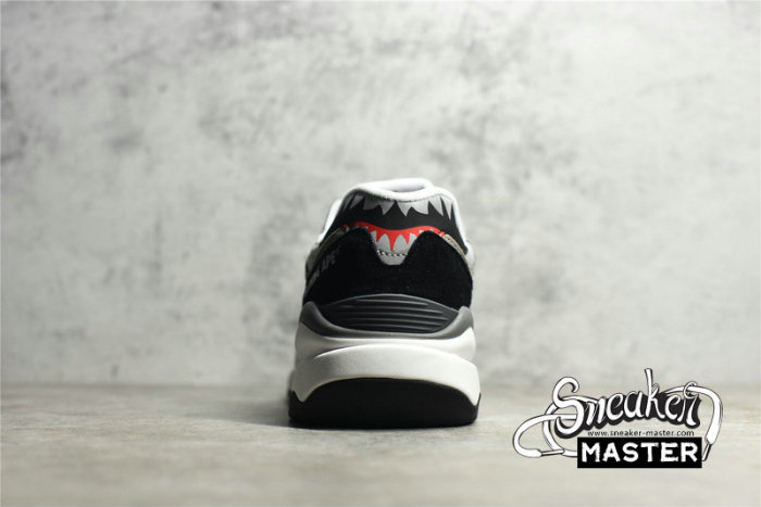 NEW BALANCE 57/40 RUNNING SHOES X BAPE BLACK/GREY/CAMO M5740BAP