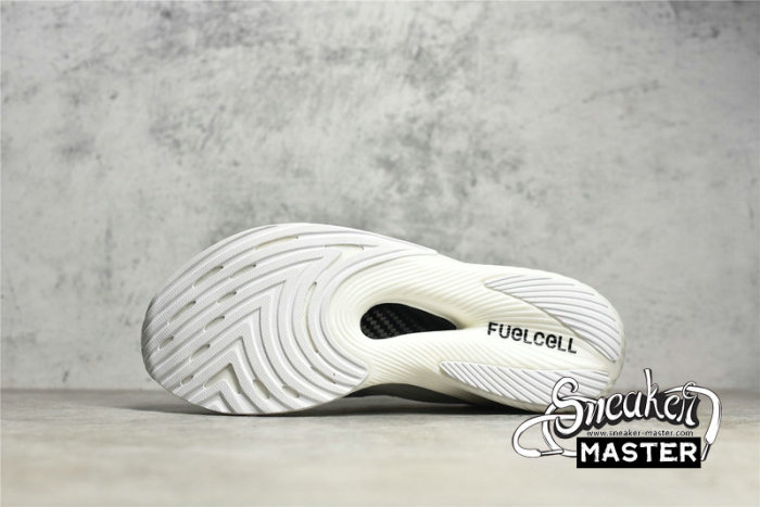 NEW BALANCE DISTRICT VISION X FUELCELL RC ELITE V2 WHITE/WHITE/WHITE MRCELDT2