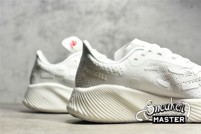 NEW BALANCE DISTRICT VISION X FUELCELL RC ELITE V2 WHITE/WHITE/WHITE MRCELDT2