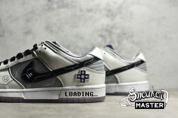 NIKE SB DUNK LOW SP VIDEO GAME COLLEGE NAVY/WOLF GREY/UNIVERSITY RED DD1768-400