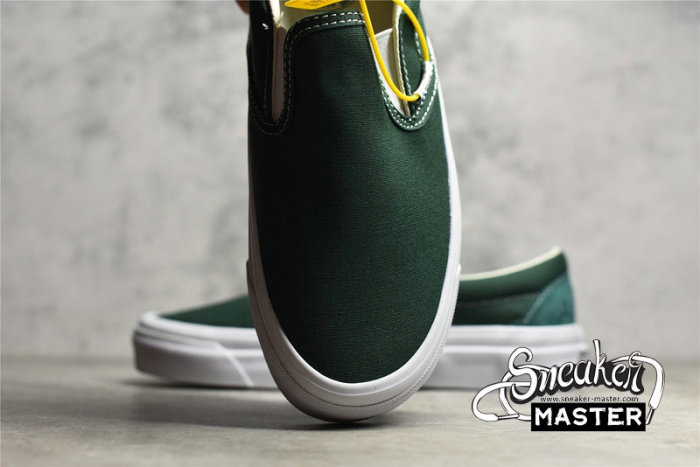 VANS VAULT BY VANS OG CLASSIC SLIP-ON X ADSUM DARK GREEN/DARK GREEN/WHITE VN0A32QN72C