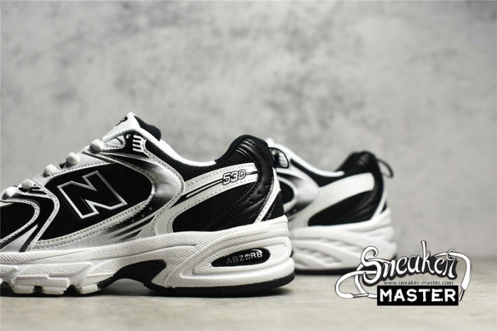 NEW BALANCE 530V2 RETRO RUNNING SHOES BLACK/WHITE/BLACK MR530SJ