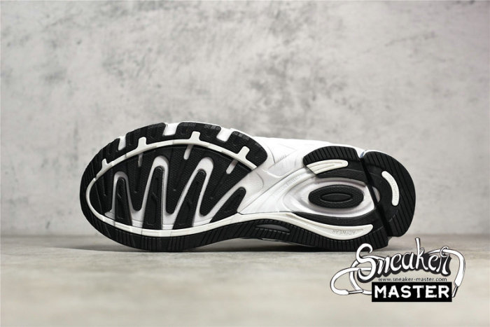 ADIDAS RESPONSE CL SHOES X BAD BUNNY FOOTWEAR WHITE/FOOTWEAR WHITE/CORE BLACK FX6166