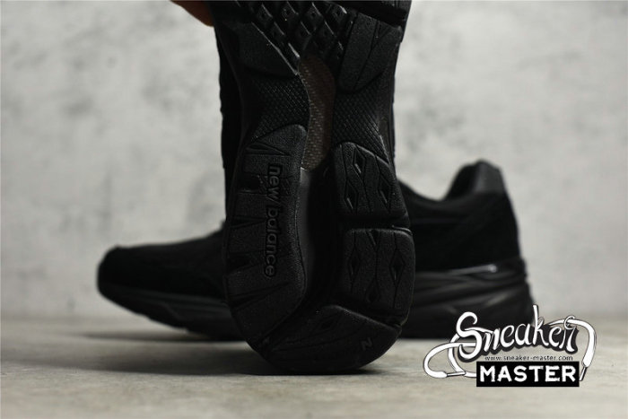 NEW BALANCE 990V3 MADE IN USA BLACK/BLACK/BLACK M990TB3