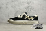 VANS VISION STREET WEAR BLACK/WHITE/MILK COW V220NY101622