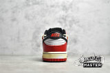 NIKE SB DUNK LOW EMB CHICAGO WHITE/BLACK/CHILE RED DD3363-100