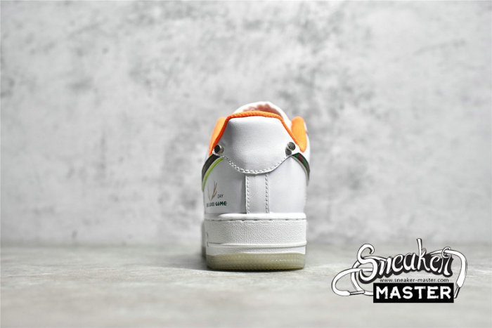 NIKE AIR FORCE 1 LOW 07 WHITE/ORANGE/KHAKI DO2333-101