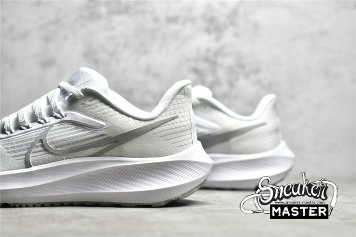 NIKE AIR ZOOM PEGASUS 39 WHITE/PURE PLATINUM/GREY FOG/METALLIC SILVER DH4072-100