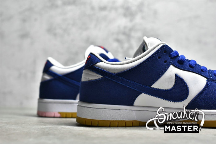 NIKE DUNK LOW SB LOS ANGELES DODGERS DEEP ROYAL BLUE/WHITE/SPORT RED/GUM LIGHT BROWN DO9395-400