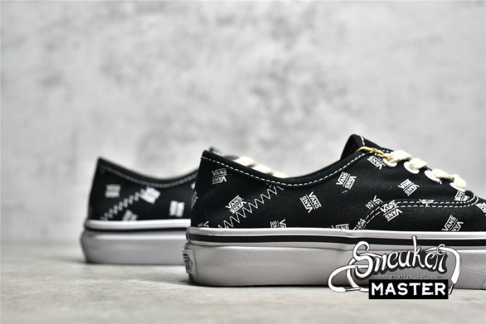 VANS AUTHENTIC LOGO BLACK/BLACK/WHITE VN0A4BX88KP