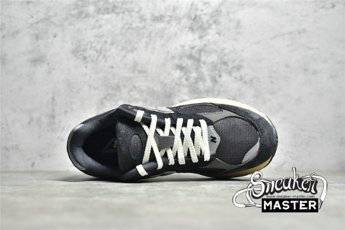 NEW BALANCE 2002R RUNNING SHOES BLACK/GREY/BEIGE M2002RHO