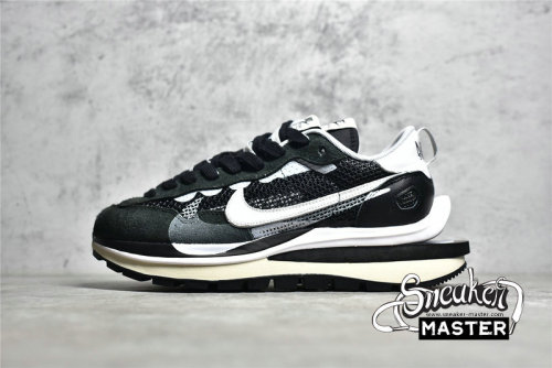NIKE SACAI X VAPORWAFFLE BLACK/SUMMIT WHITE/PURE PLATINUM CV1363-001