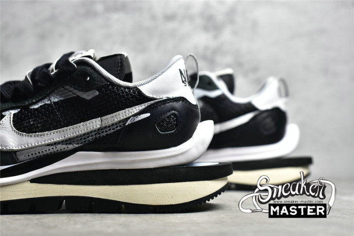 NIKE SACAI X VAPORWAFFLE BLACK/SUMMIT WHITE/PURE PLATINUM CV1363-001