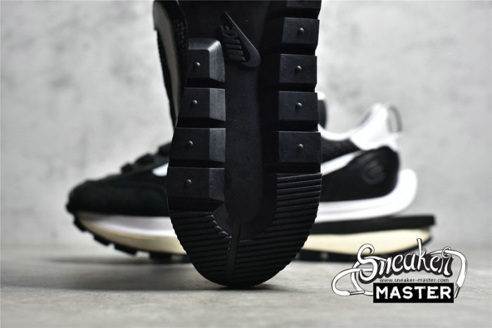 NIKE SACAI X VAPORWAFFLE BLACK/SUMMIT WHITE/PURE PLATINUM CV1363-001