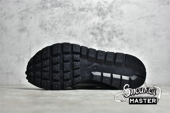 NIKE SACAI X VAPORWAFFLE BLACK/SUMMIT WHITE/PURE PLATINUM CV1363-001