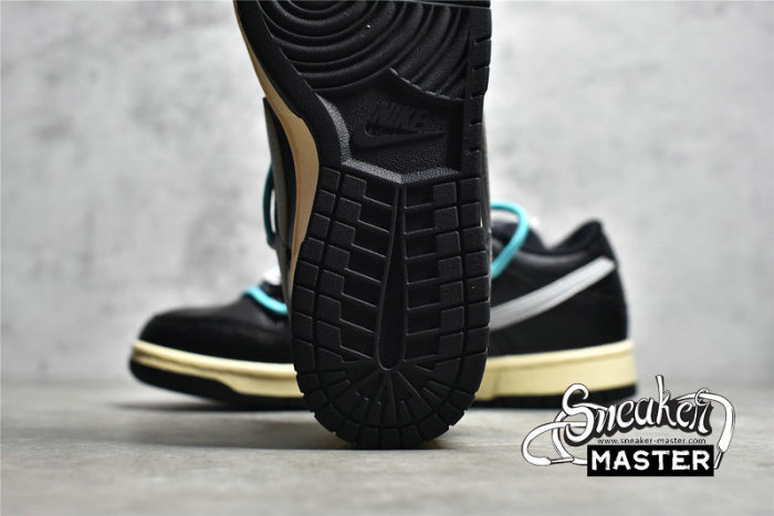 NIKE SB DUNK LOW BLACK/WHITE/BLUE