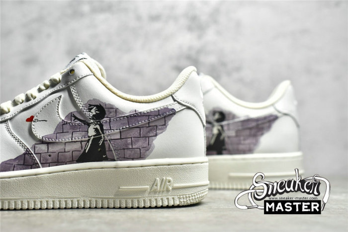 NIKE AIR FORCE 1 07 LOW PARIS VALENTINE OFF WHITE/BLACK/WHITE LZ5988-505