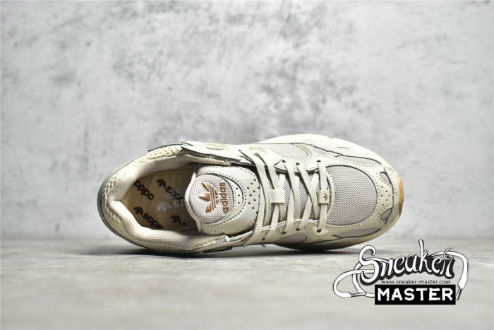ADIDAS ASTIR SHOES WONDER WHITE/WONDER WHITE/GUM GV9200