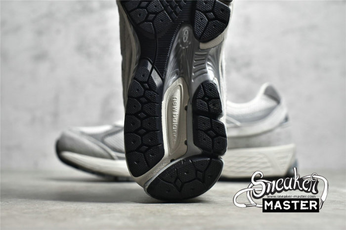 NEW BALANCE 2002R RUNNING SHOES GREY/GREY/WHITE ML2002R0
