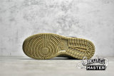 NIKE SB DUNK LOW GOLDEN MOSS CACAO WOW/OFF NOIR/GORGE GREEN DX2654-200