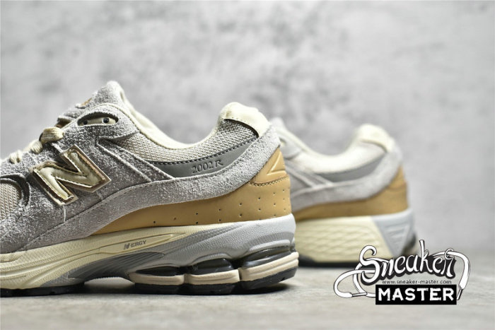 NEW BALANCE 2002R RUNNING SHOES LIGHT GREY/BEIGE/KHAKI ML2002RSA