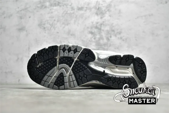 NEW BALANCE 2002R RUNNING SHOES GREY/GREY/WHITE ML2002R0