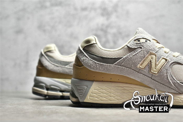 NEW BALANCE 2002R RUNNING SHOES LIGHT GREY/BEIGE/KHAKI ML2002RSA