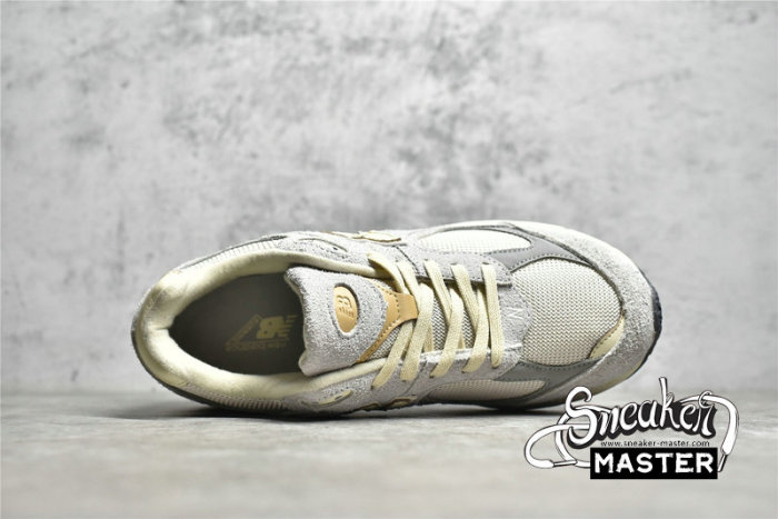 NEW BALANCE 2002R RUNNING SHOES LIGHT GREY/BEIGE/KHAKI ML2002RSA