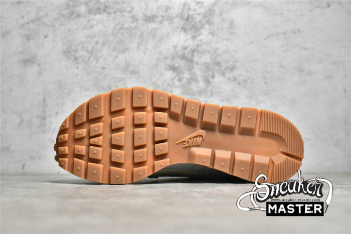 NIKE SACAI X VAPORWAFFLE SAIL WHITE/WHITE/GUM DD1875-100