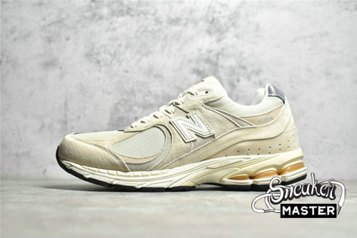 NEW BALANCE 2002R RUNNING SHOES CALM TAUPE/ANGORA/SILVER METALLIC M2002RCC